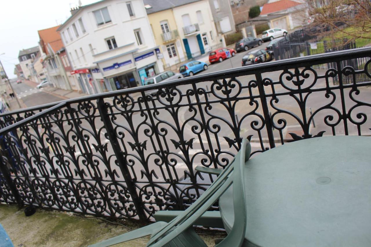 ホテル Le Voltaire Berck エクステリア 写真
